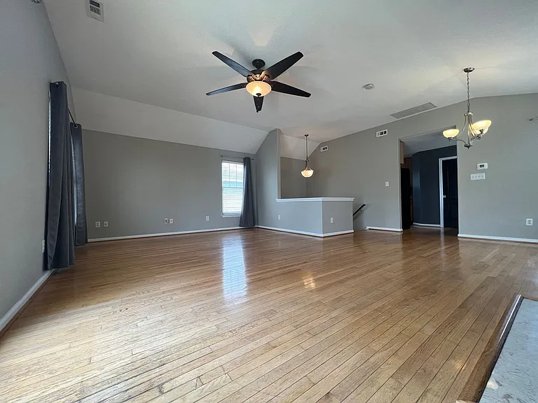 3705 Pendleton Ave — Photo 8