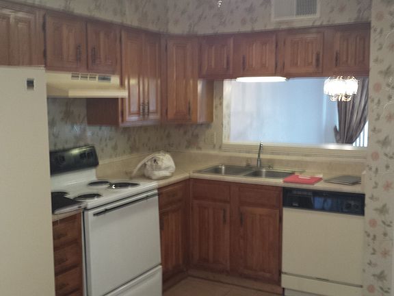 5th image of 203 Shady Lane Dr