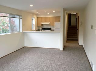 4001 SW Edmunds St #202, Seattle, WA 98116