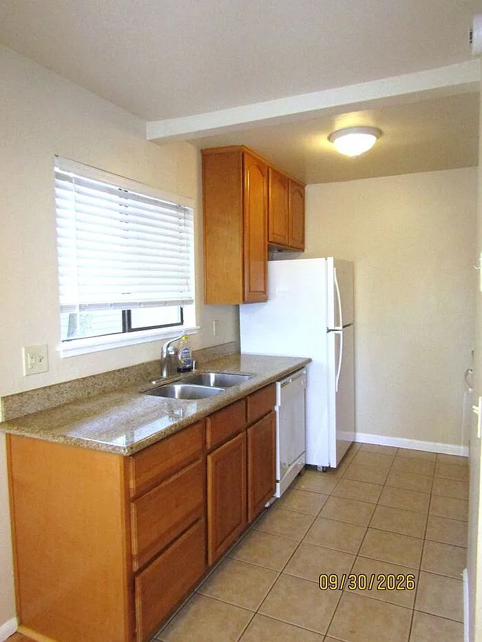 2 bed, 1.5 bath, 968 sqft, $2,050 — Photo 4