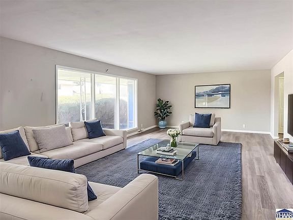 5th image of 1004 E Barbara Ln