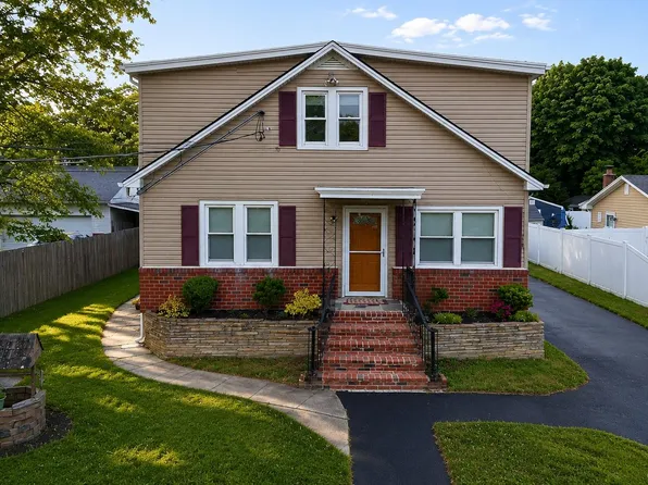 222 S. Dunton Avenue, East Patchogue, NY 11772