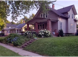 857 N 11th St, Dekalb, IL 60115