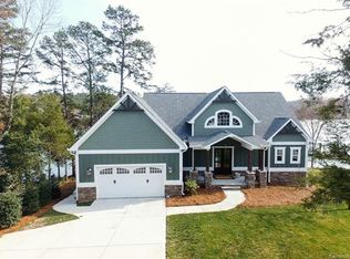 791 Beachwood Cove Dr, Tega Cay, SC 29708