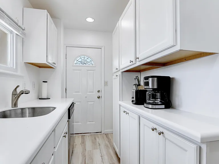 14 N Adams Ave — Photo 25
