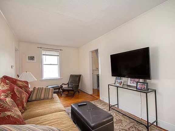 5th image of 1126 Main St #A