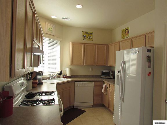 3rd image of 5450 Desert Peach Dr