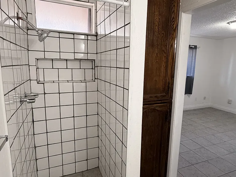 3555 S County Center Dr — Photo 5