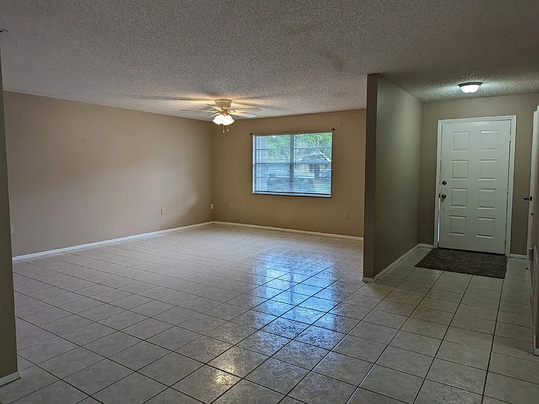 883 Bartel Ln — Photo 3
