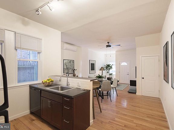 3rd image of 618 S 3rd St