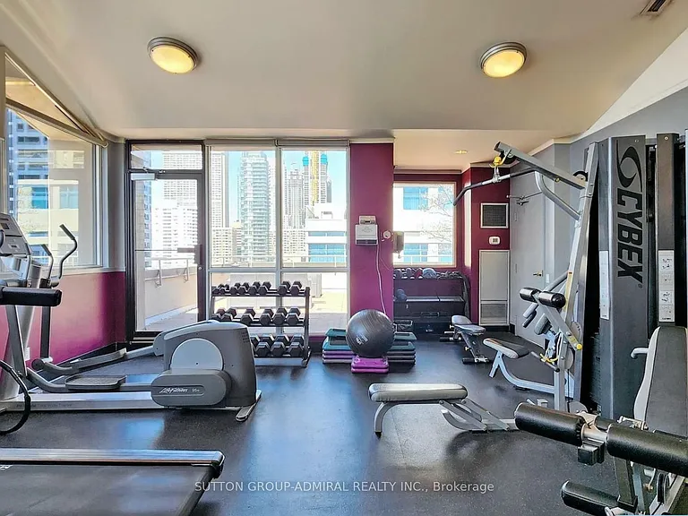 555 Yonge St #510 — Photo 8