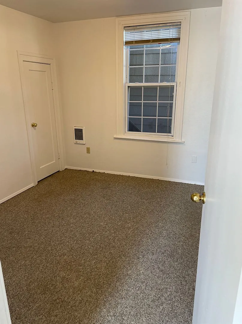 WSF 307 10th - Duplex — Photo 4