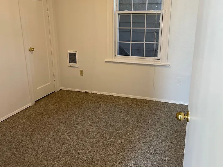 307 10th Ave SE — Photo 4