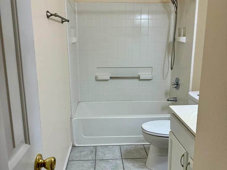 2nd Bathroom