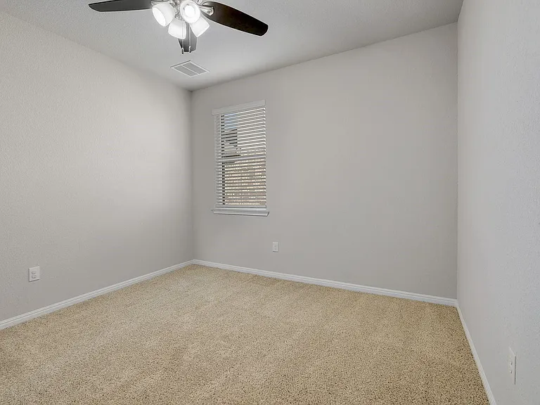 105 Brunnen Way — Photo 20