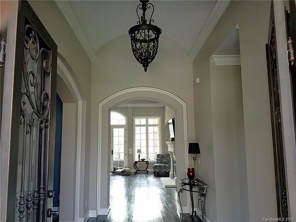 4th image of 3209 Ashwood Park Dr