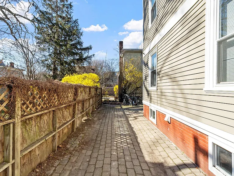 1590 Cambridge St — Photo 26