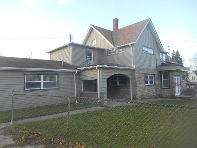 1st image of 3010 Pine Ave