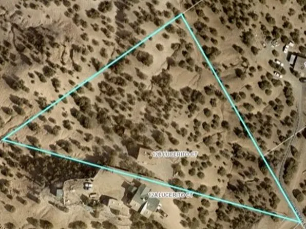 12 Lucerito Ct APT B, Santa Fe, NM 87507