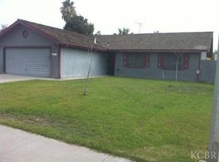 2065 Parker Pl, Hanford, CA 93230