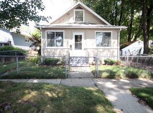 22 Bentley St, Springfield, MA 01108