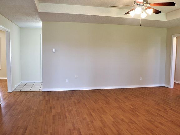 3rd image of 10511 N Avenue P