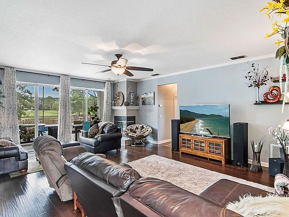 5th image of 512 Lakescape Ct