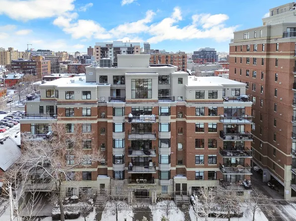 364 Cooper St #Penthouse 2, Ottawa, ON K2P 2P3