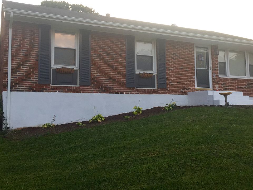 1st image of 4608 Golfview Dr NE