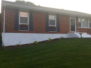 4608 Golfview Dr NE, Roanoke, VA 24019