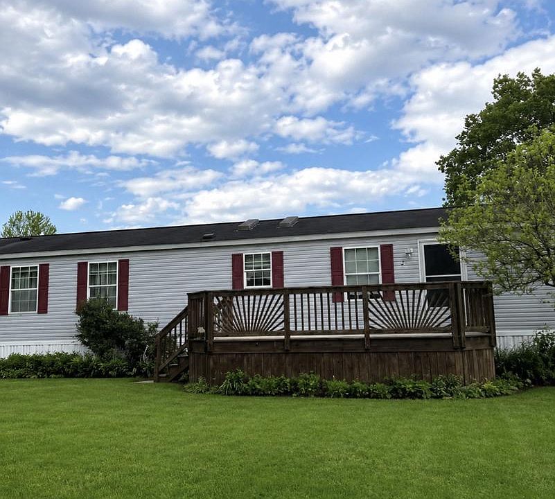1st image of 24 Shaggy Oak Dr