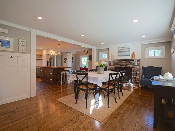 4th image of 16 Marquand Ln