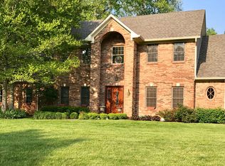 3945 S Village Row, New Palestine, IN