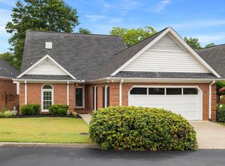 302 Greenview Cir, Greenville, SC 29609