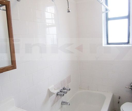3rd image of 770 Garden St APT 6B
