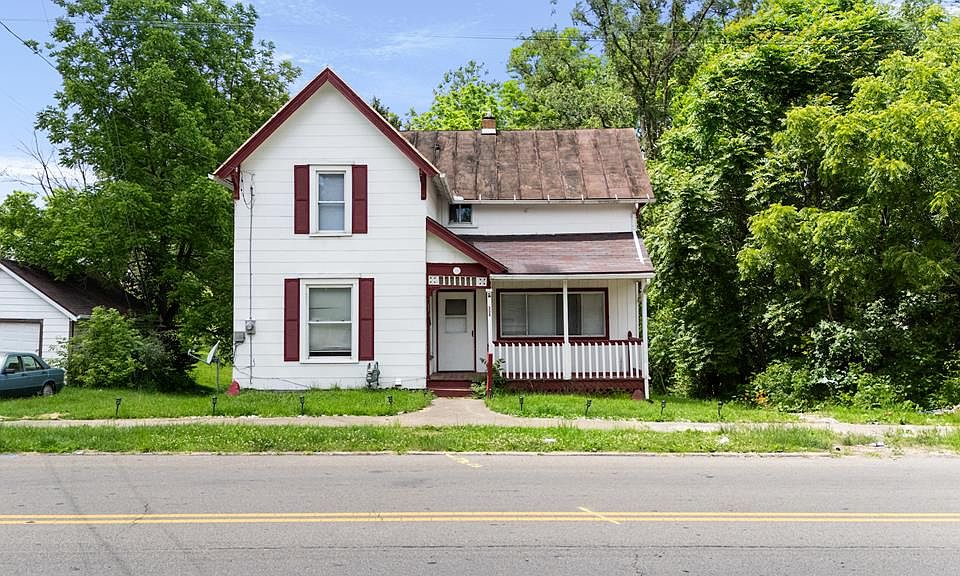 1st image of 394 McPherson St