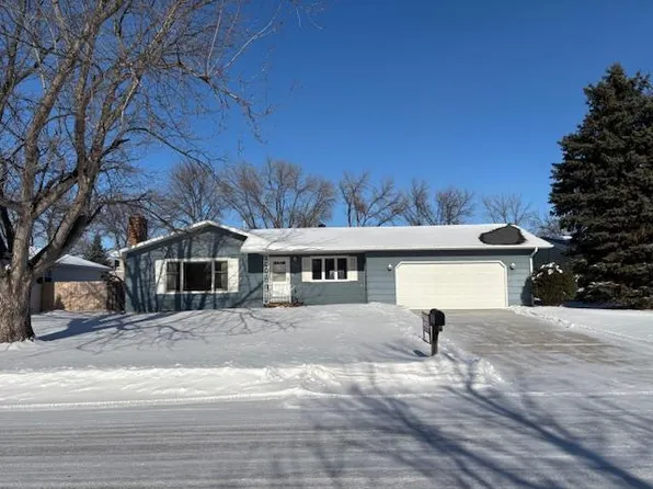 1614 27th Ave S, Moorhead, MN 56560