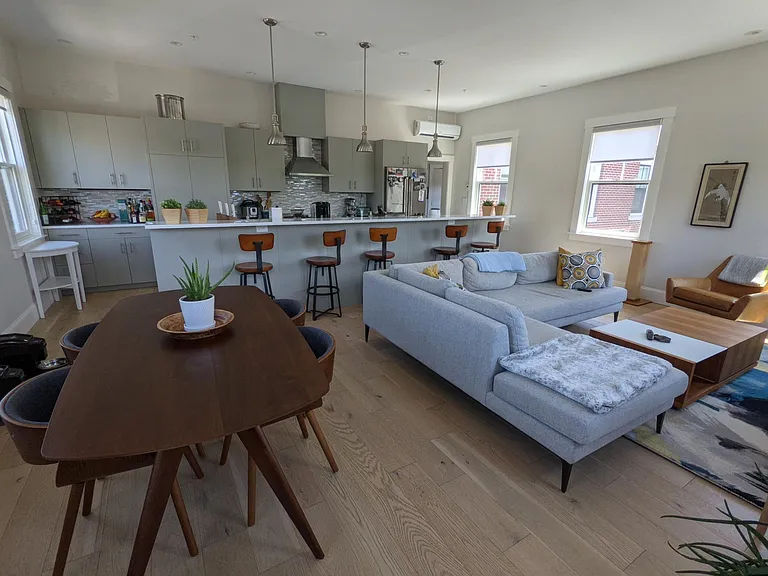 211 Union St #301 — Photo 8