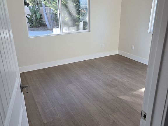 5th image of 15219 Los Robles Ave