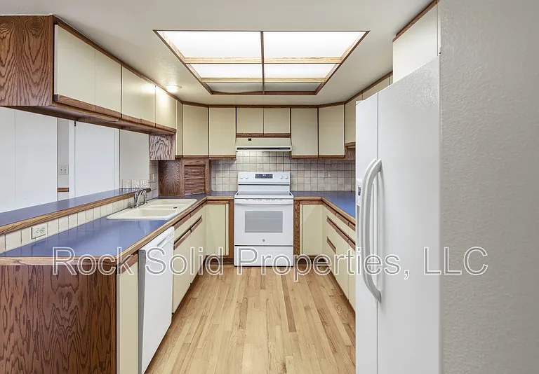 5416 Meadowbrook Dr — Photo 8