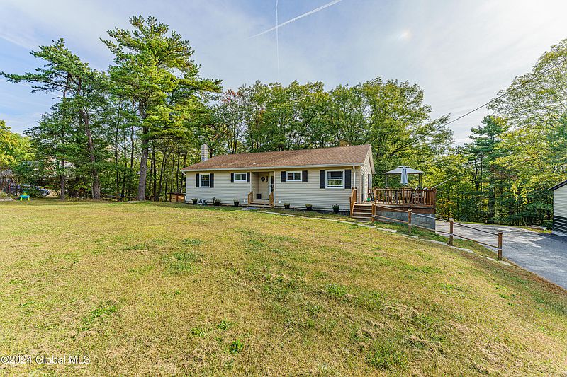 3rd image of 214 Blossom Hill Road