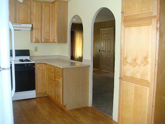 entry from Kitchen to Dining Room