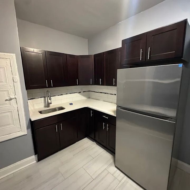 1st image of 647 Bergen Ave #14L
