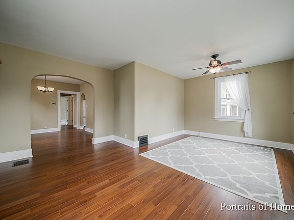 3rd image of 422 E Washington Blvd