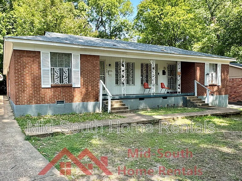 3 bed, 1.5 bath, $850 — Photo 1