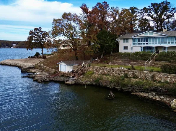 1305 Jeffries Rd, Osage Beach, MO 65065