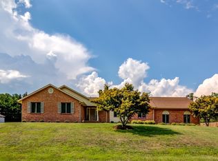 4470 SW Farmwood Dr, Roanoke, VA 24018
