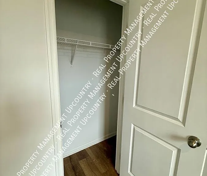 120 Fernside Ct — Photo 17