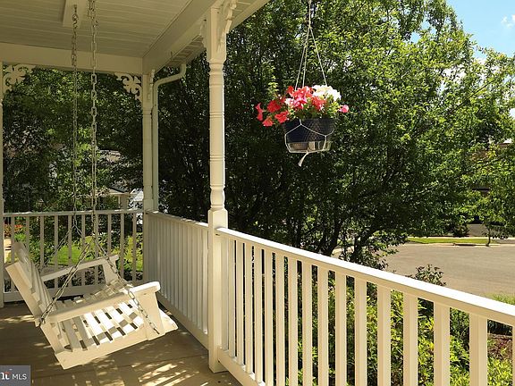 3rd image of 202 Hunter Wood Way