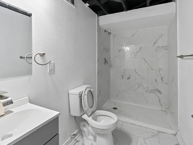 5408 Woodland Ave — Photo 21